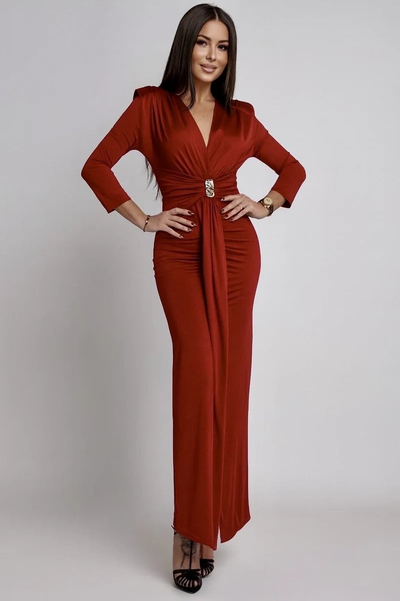 Vestido largo elegante con abertura