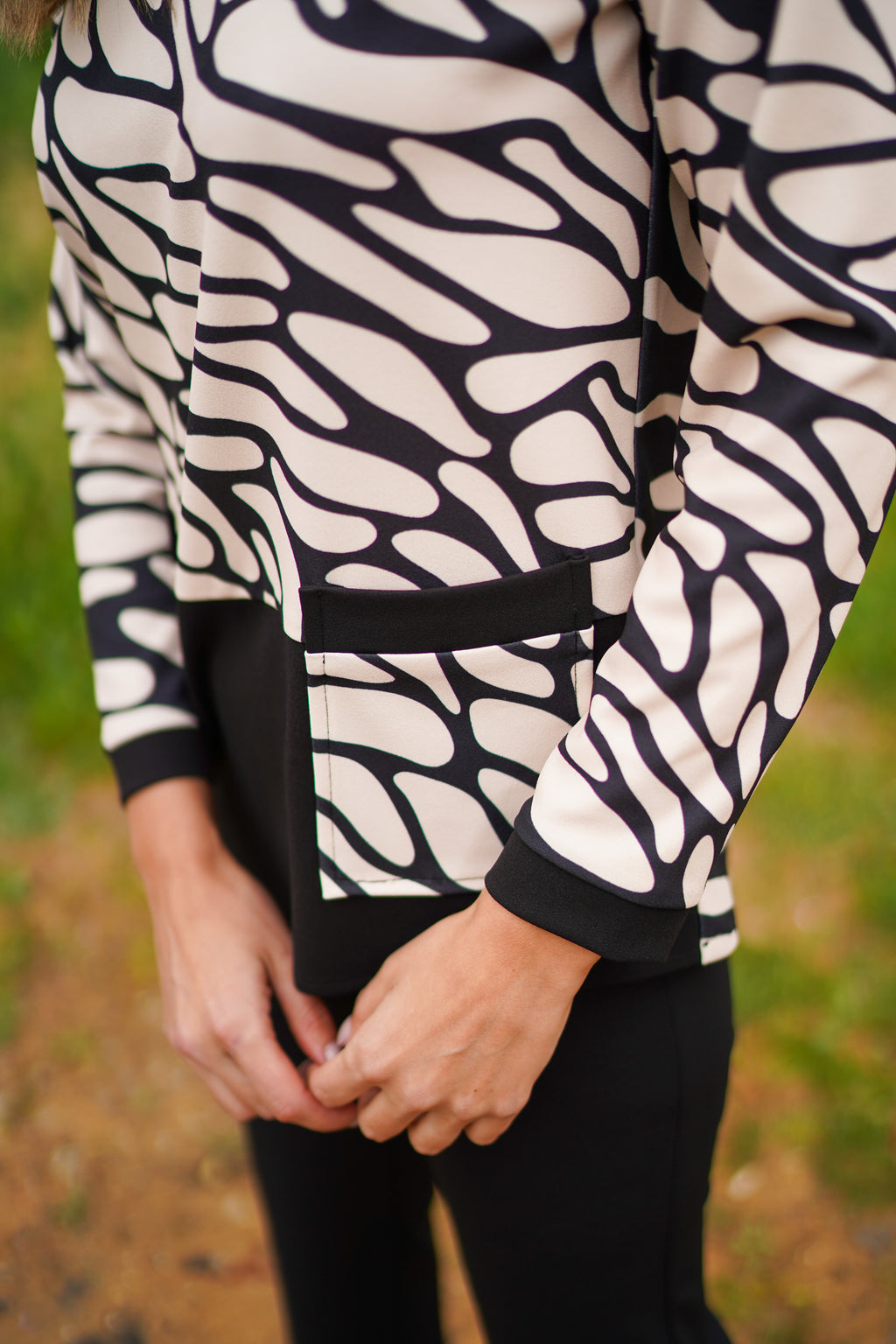 Camiseta Punto Cordinada Con Liso Y Bolsillos De Parche Tostado