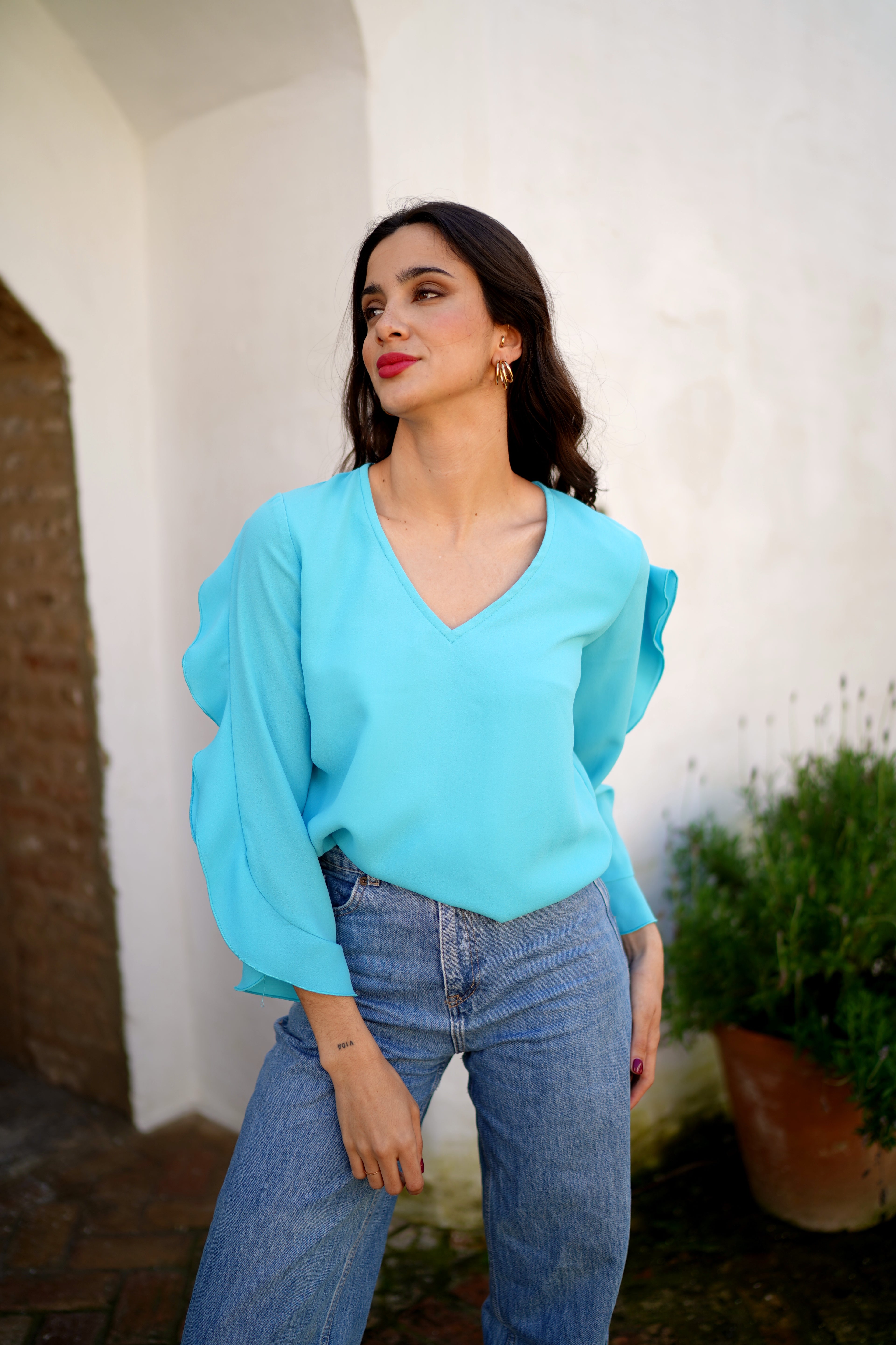 Blusa  mangas con volante lisa Aguamarina