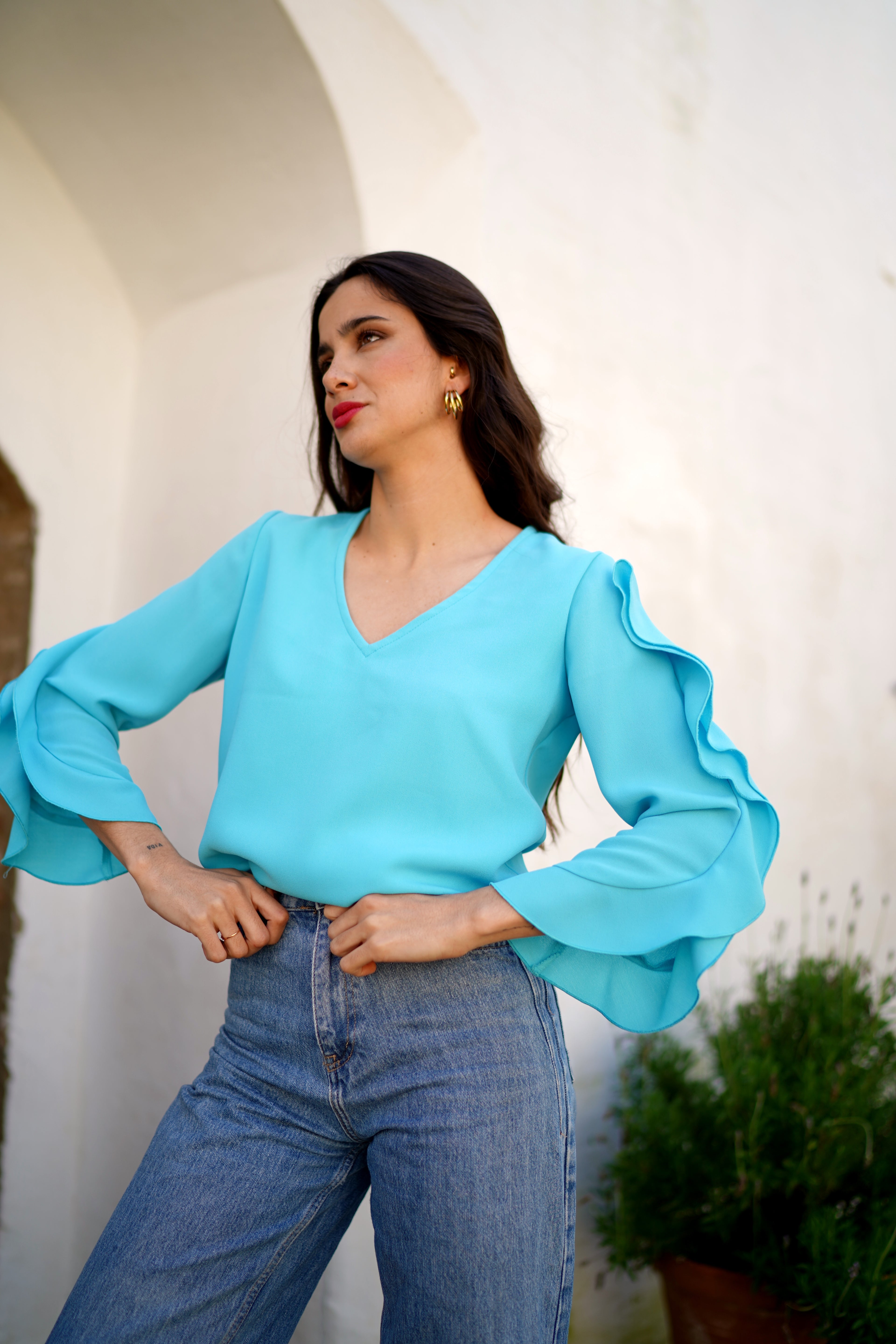 Blusa  mangas con volante lisa Aguamarina