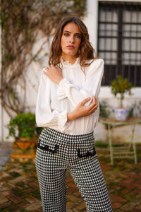Blusa  cuello volantito cintas de terciopelo