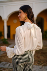 Blusa nudo cuello lisa