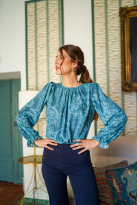 Blusa estampada  cuello frunce