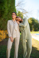 Conjunto pantalon y bluson corbatin