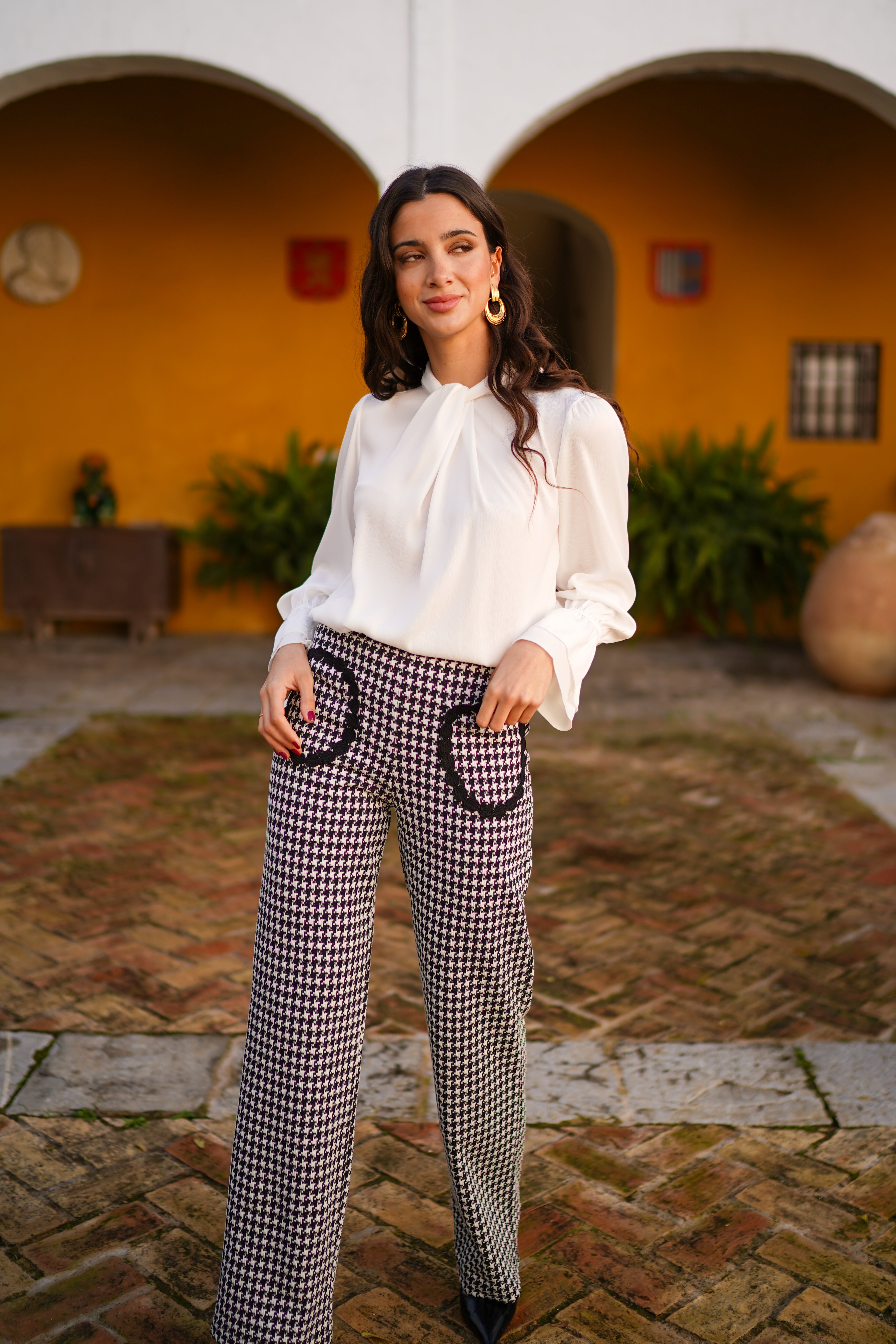 Pantalon bolsillos redondos estampado