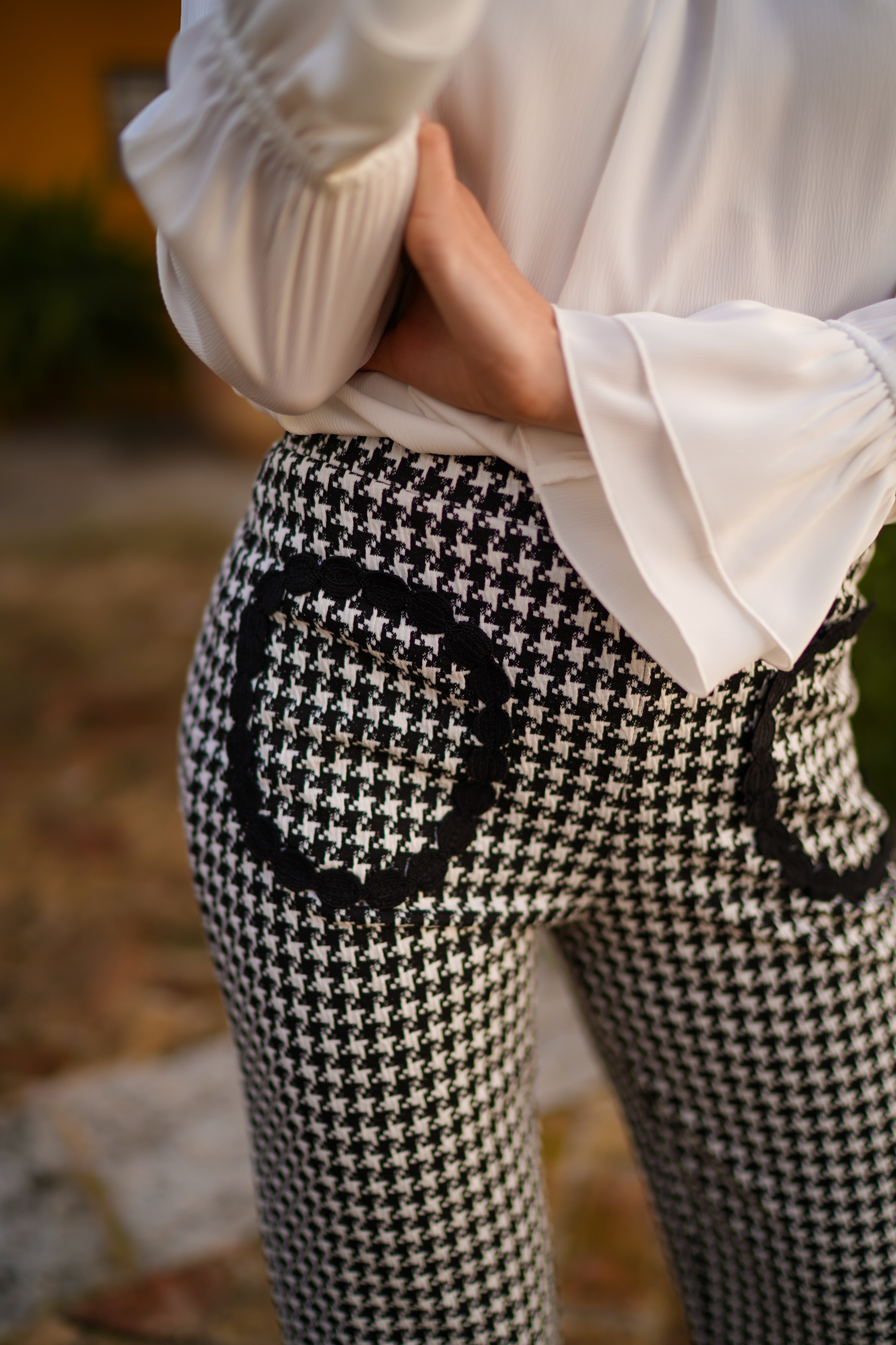 Pantalon bolsillos redondos estampado