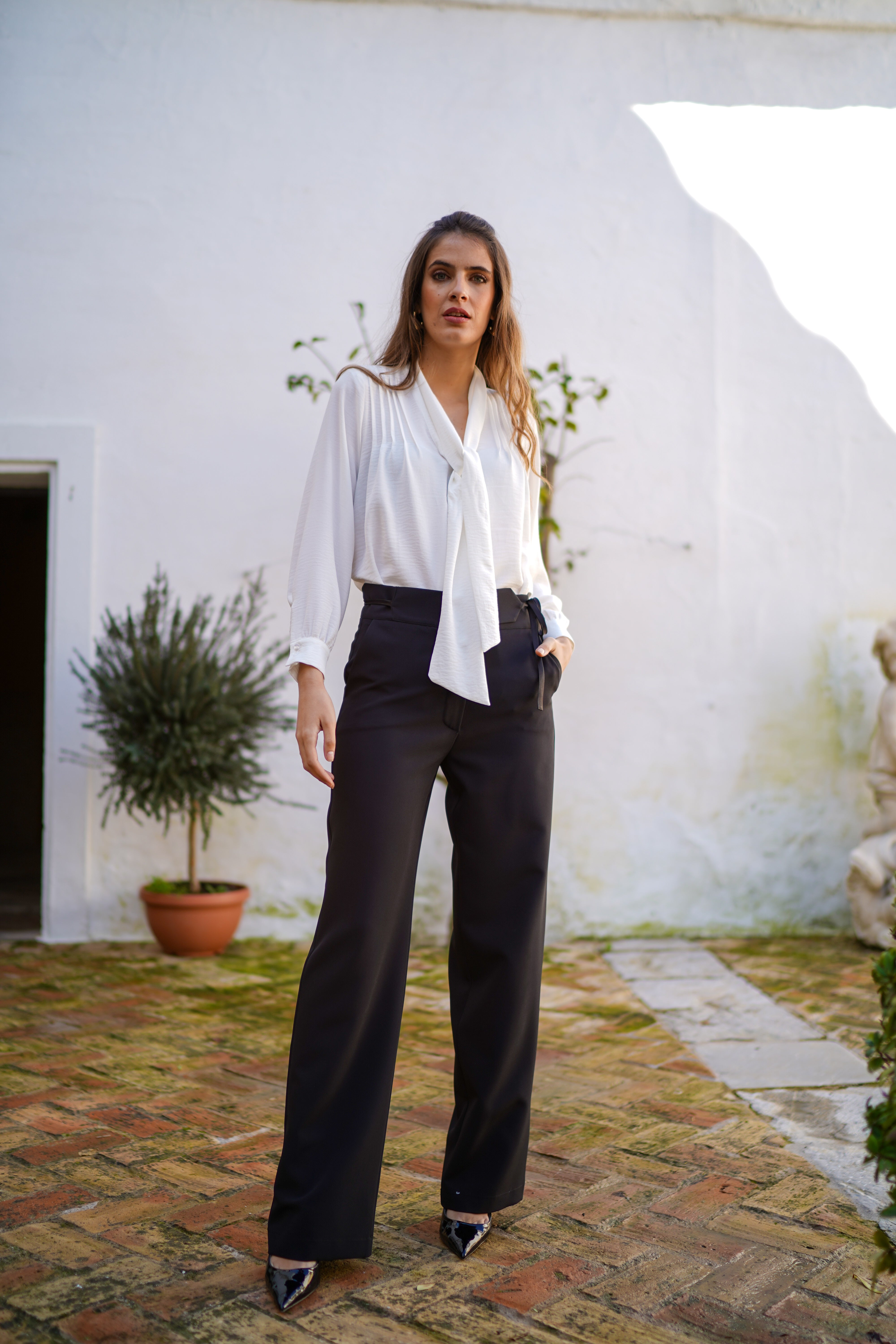 Pantalon cinturilla con lazo liso brillo
