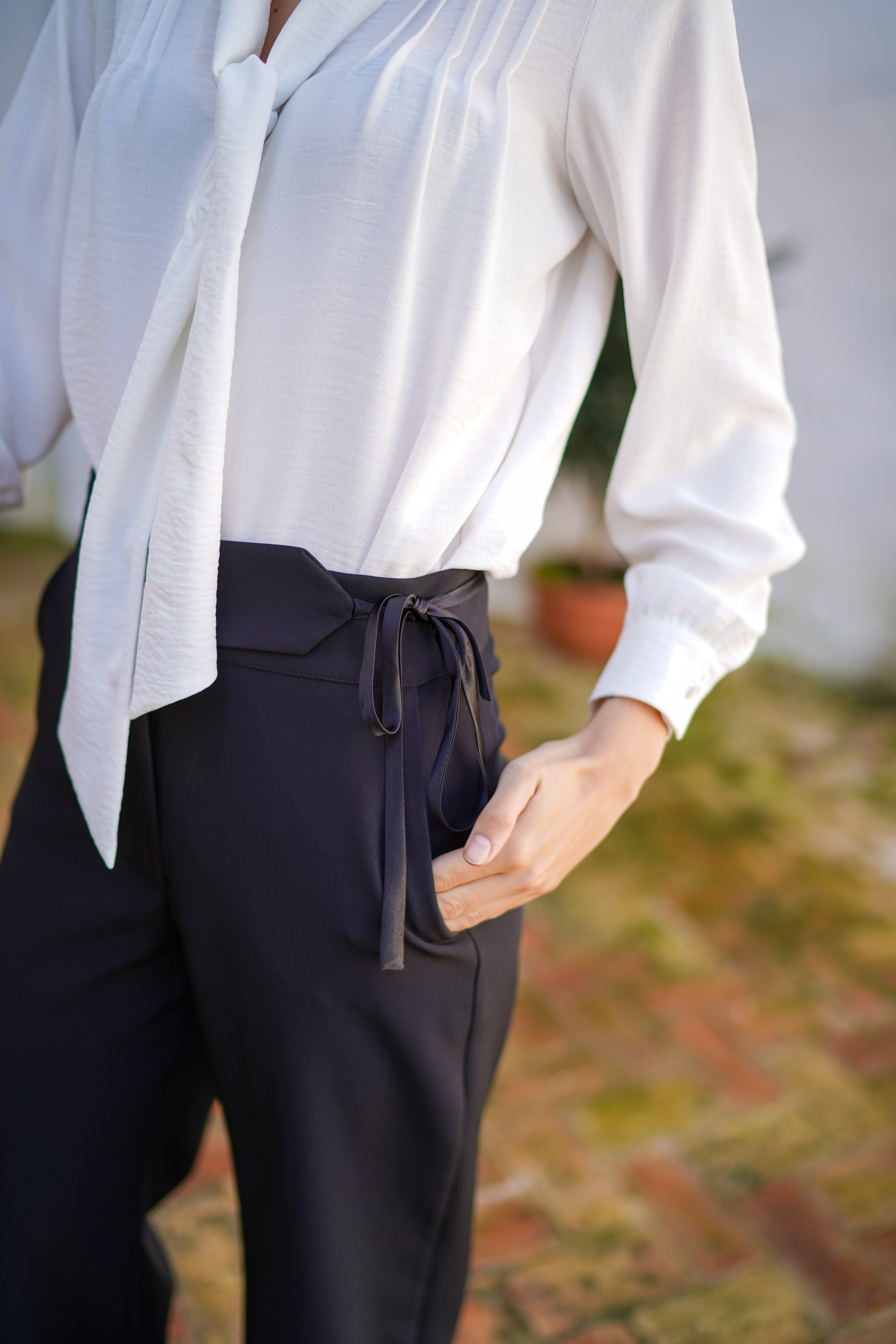 Pantalon cinturilla con lazo liso brillo