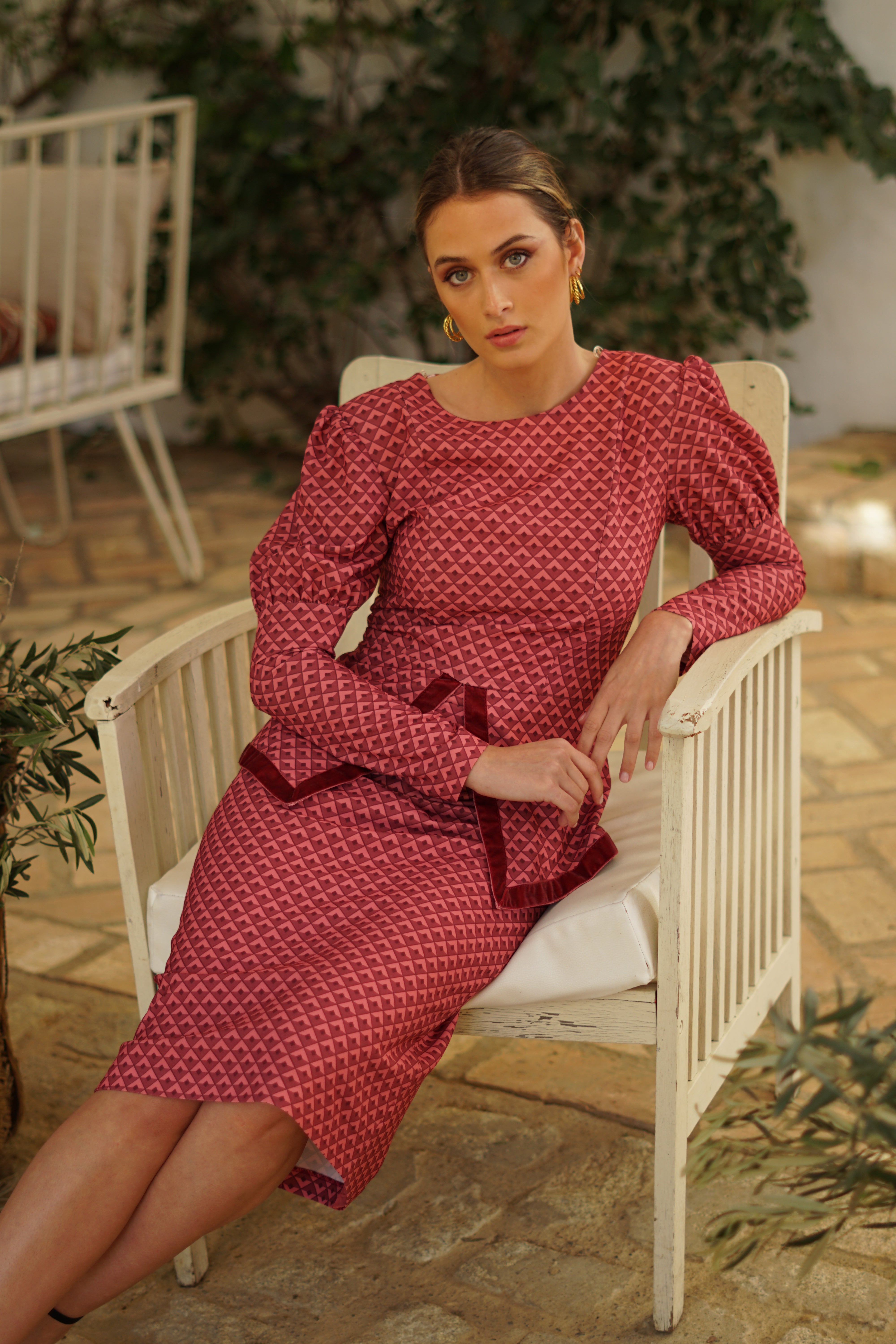 Vestido peplum cinta terciopelo Vino