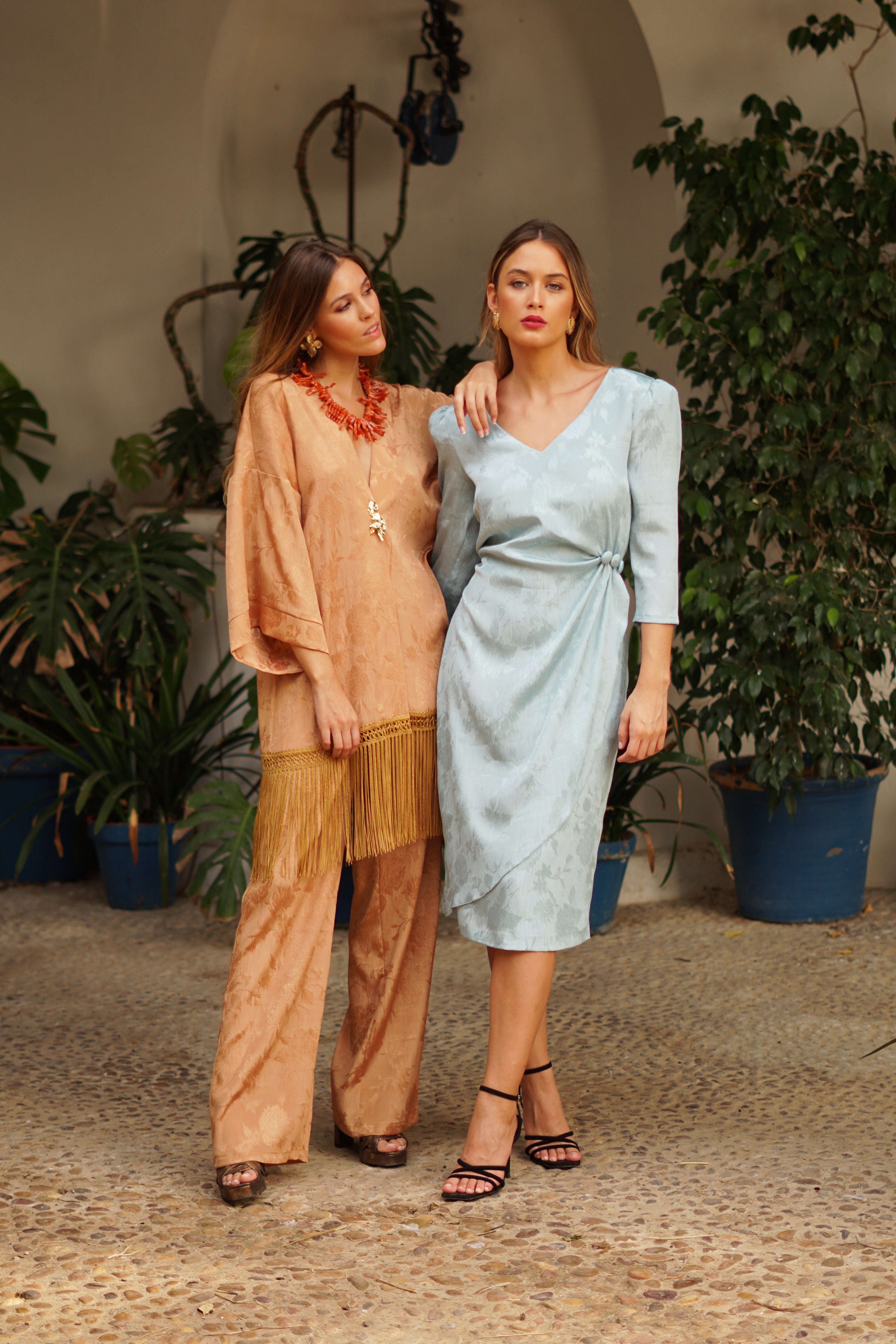 Vestido Brocado Con Recogido Aguamarina