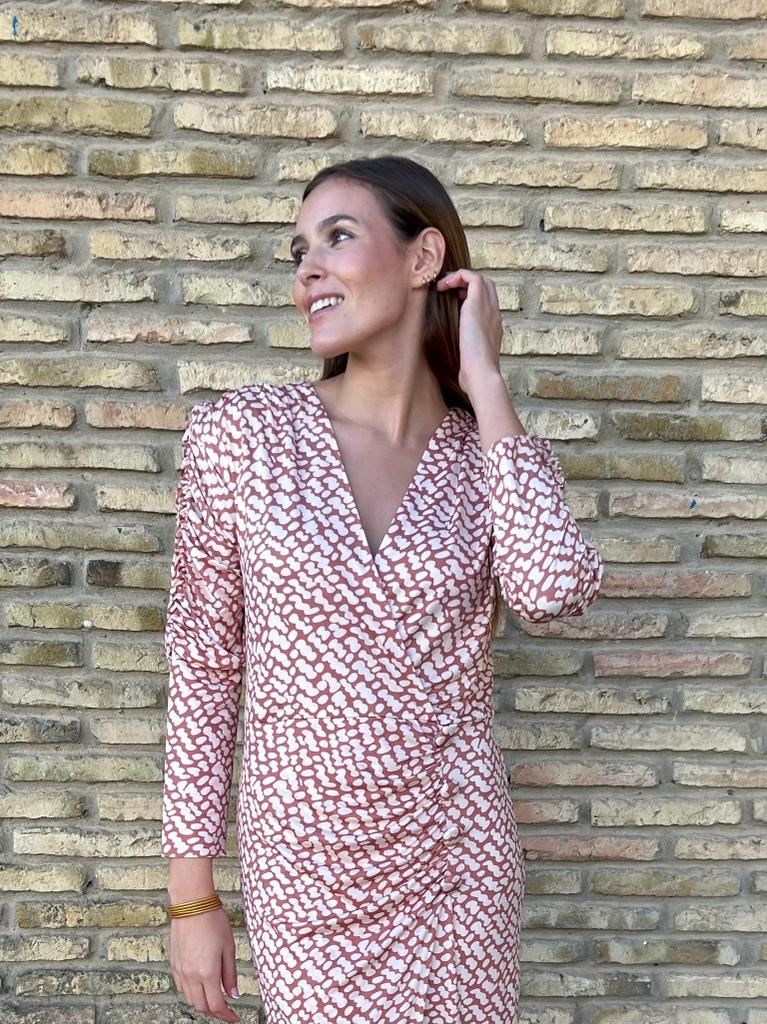 Vestido mangas drapeadas estampado
