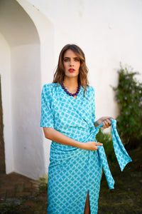 Vestido recogido lateral estampado