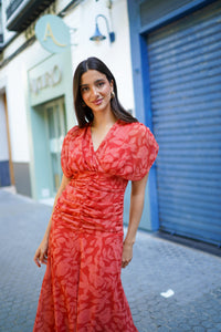 Vestido museta drapeada capa