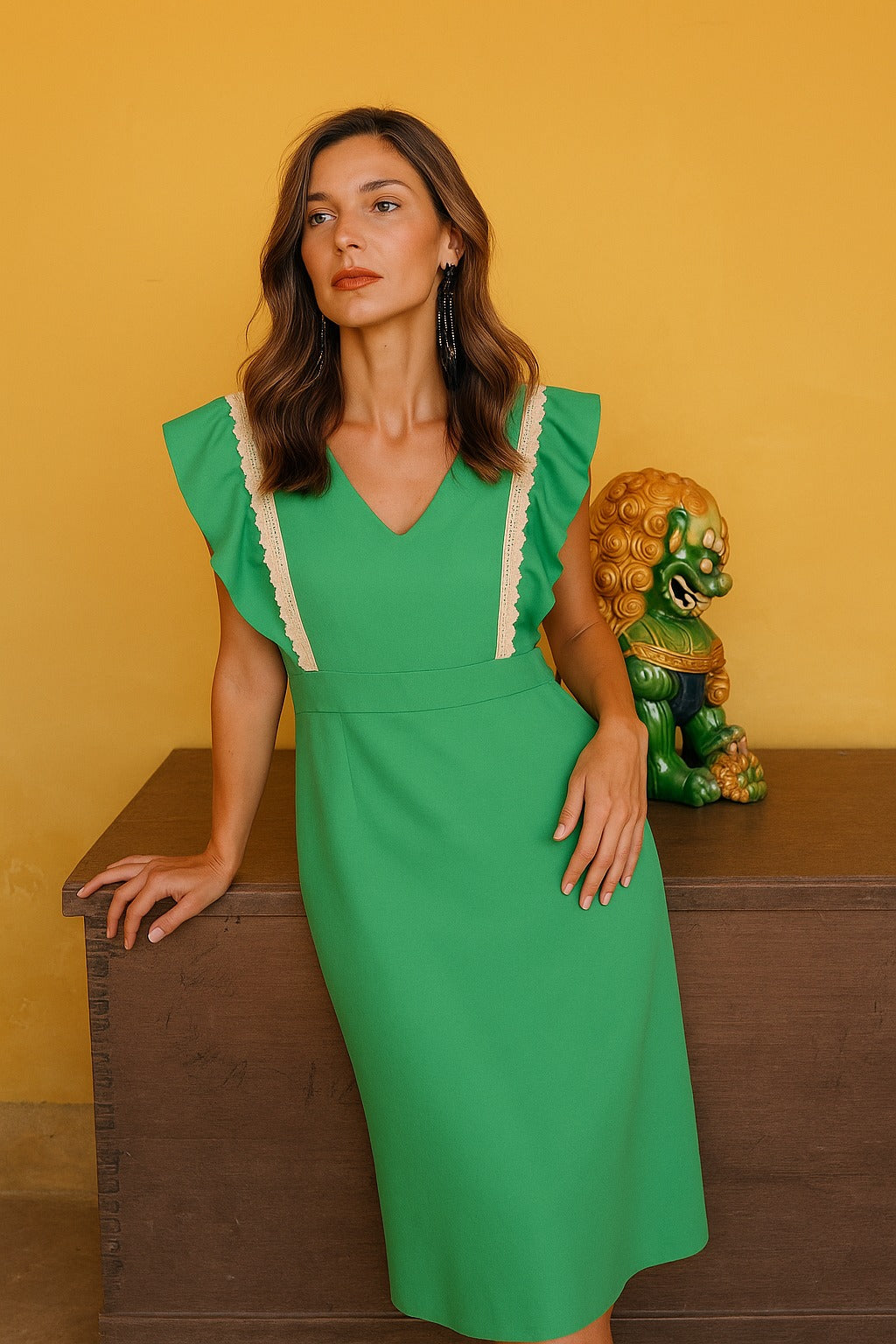 Vestido aletas con agreman