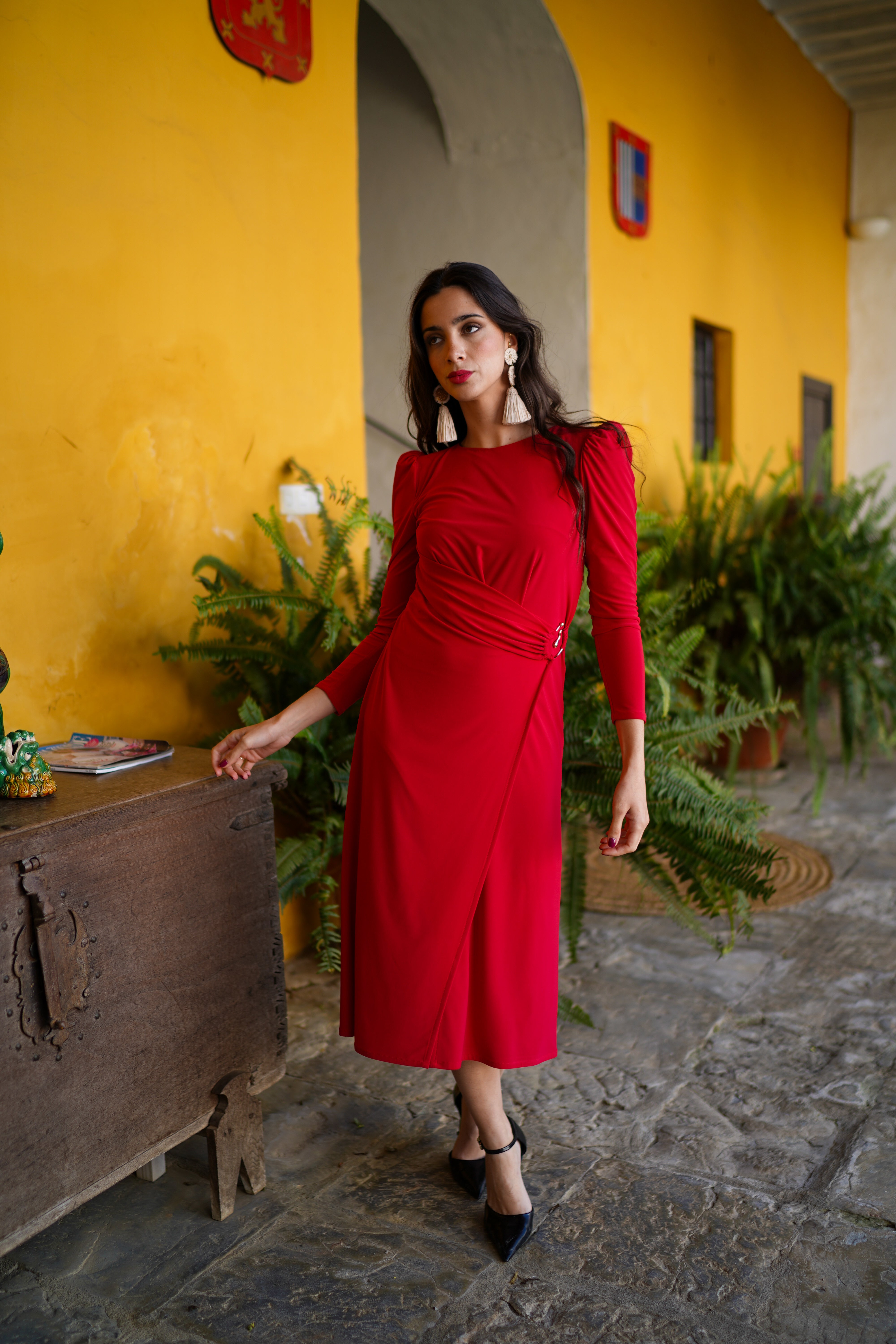 Vestido pliegues hebilla liso