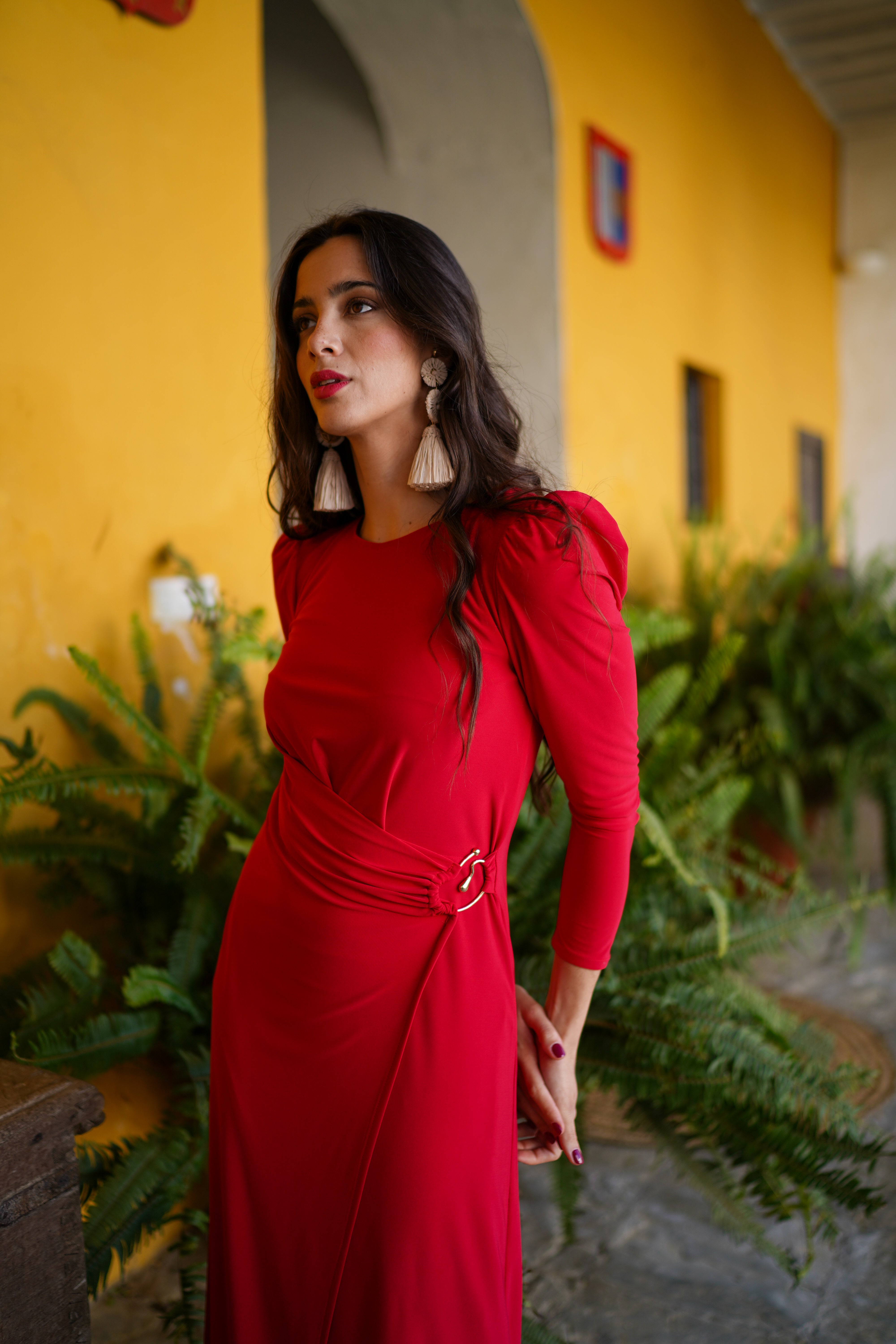 Vestido pliegues hebilla liso