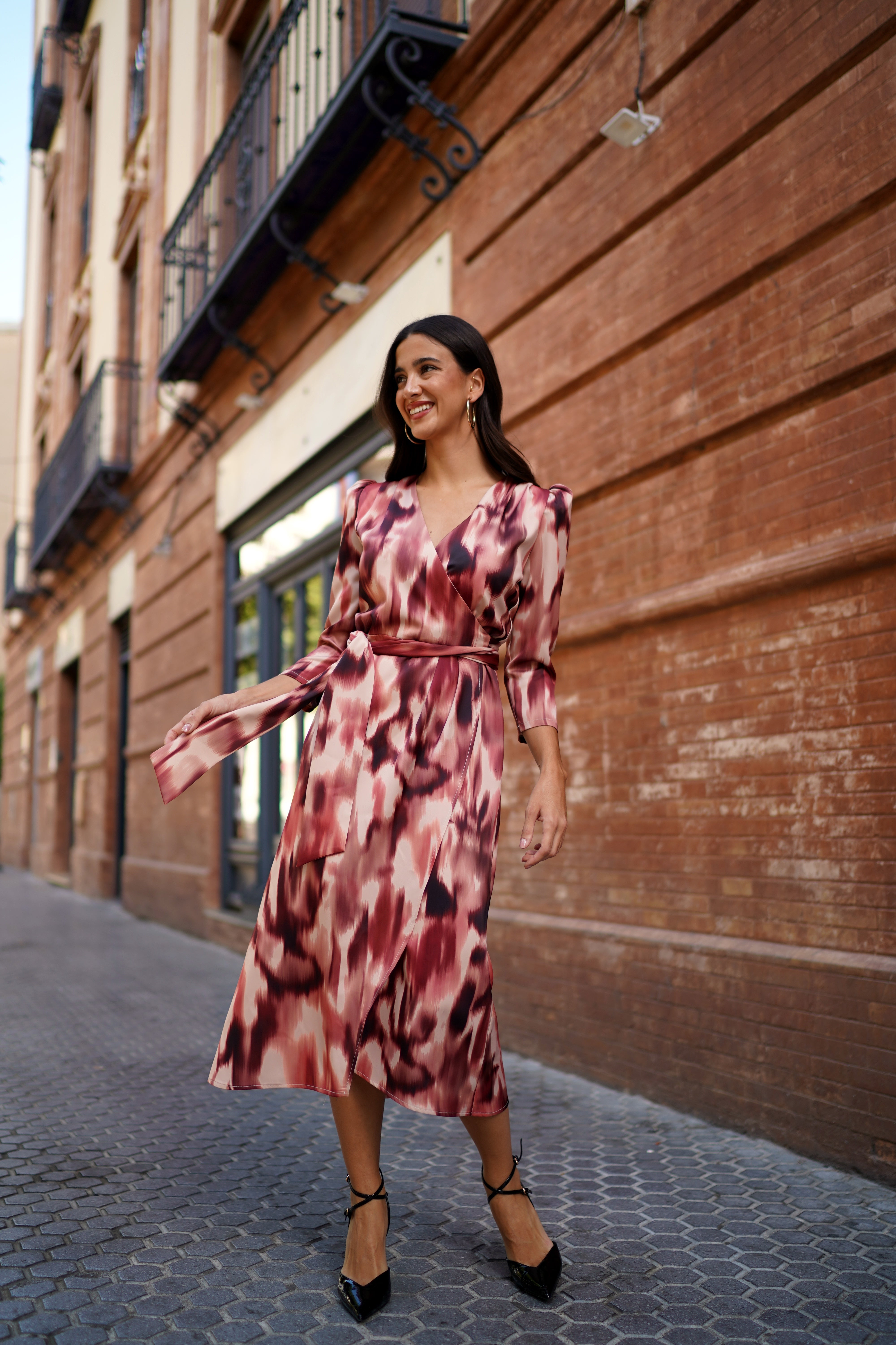 Vestido cruzado estampado Marrón