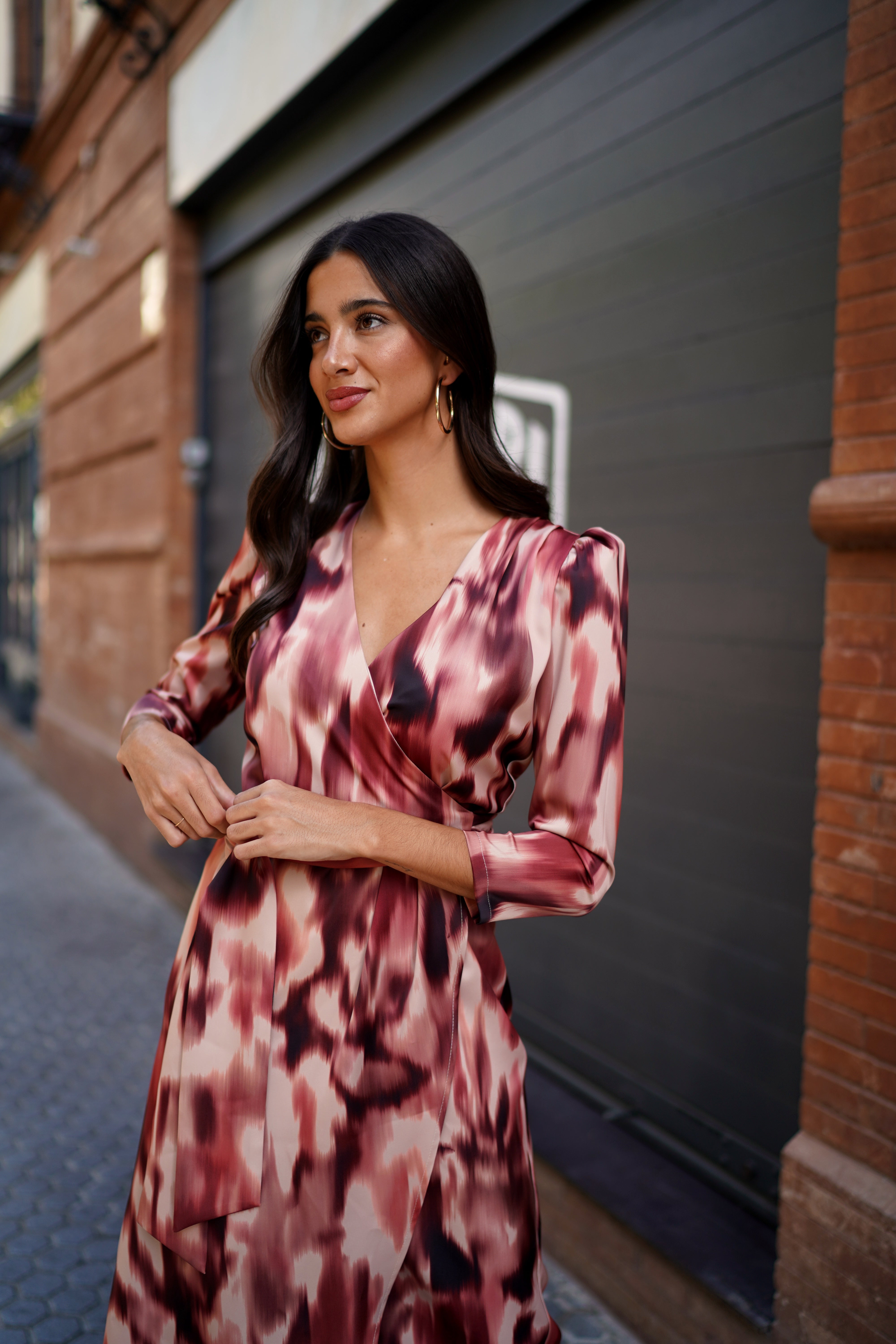 Vestido cruzado estampado Marrón