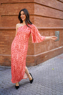 Vestido desigual manga trompeta