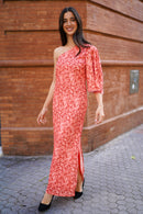 Vestido desigual manga trompeta