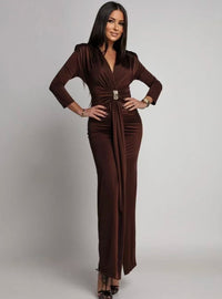 Vestido largo elegante con abertura